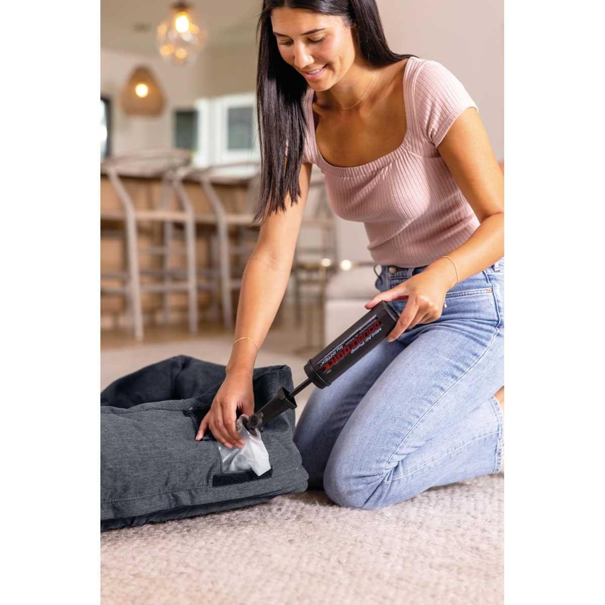 إنتكس سرير سفر متوسط للحيوانات الأليفة مع مضخة يدوية