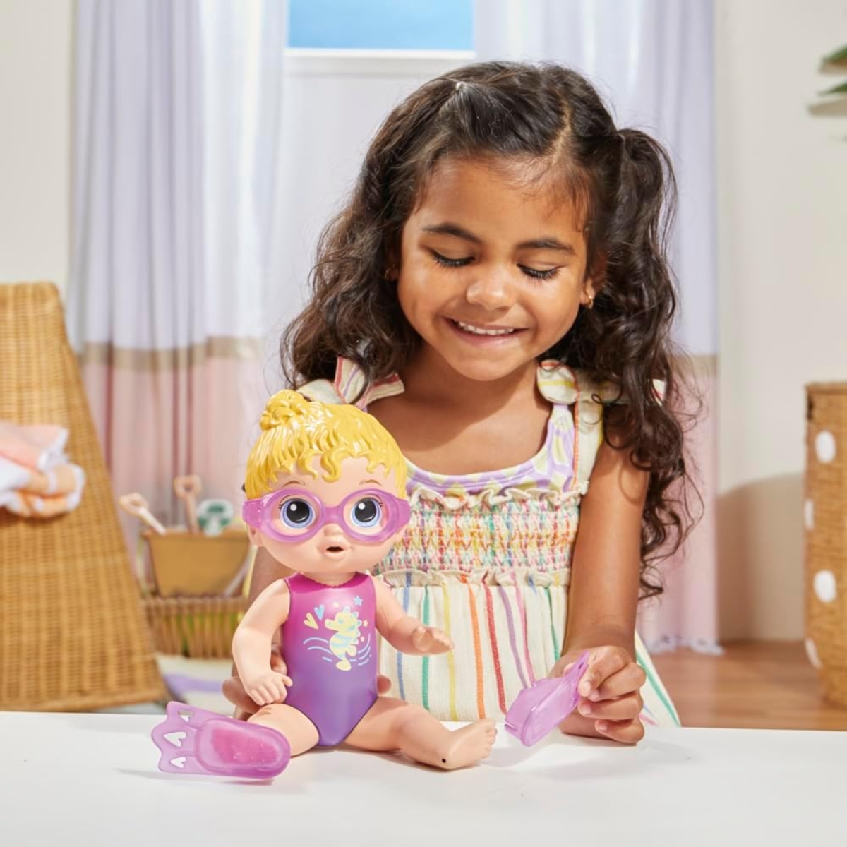 بيبي ألايف دمية بيبي ساني سويمر 10 إنش، للجنسين، من عمر 3 إلى 4 سنوات