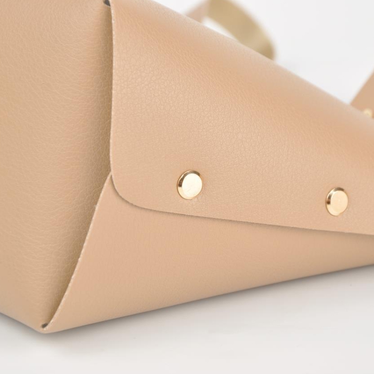 بيبي دريم حقيبة حفاضات جلدية بلون بيج للجنسين من عمر 13 سنة فما فوق