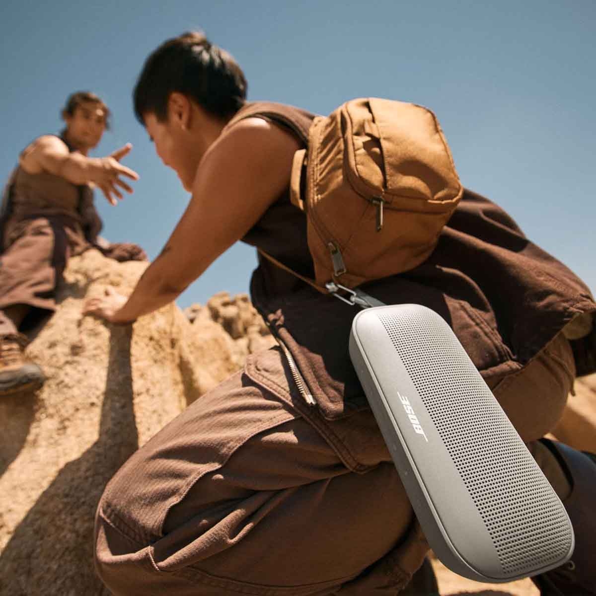 بوز ساوند لينك فليكس الجيل الثاني سماعة لاسلكية محمولة باللون الأسود