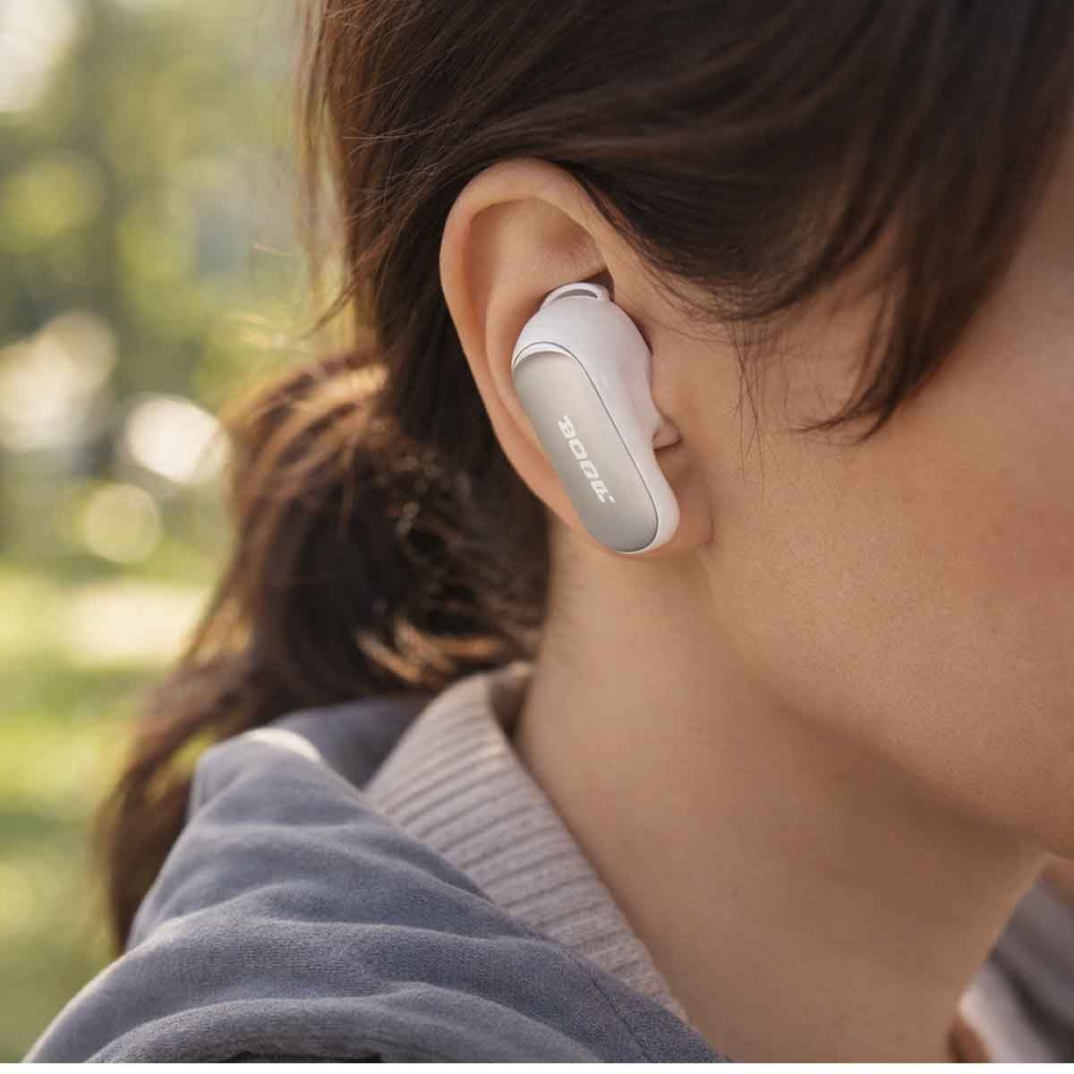 بوز كوايت كومفورت ألترا سماعات أذن لاسلكية بخاصية إلغاء الضوضاء باللون الأسود