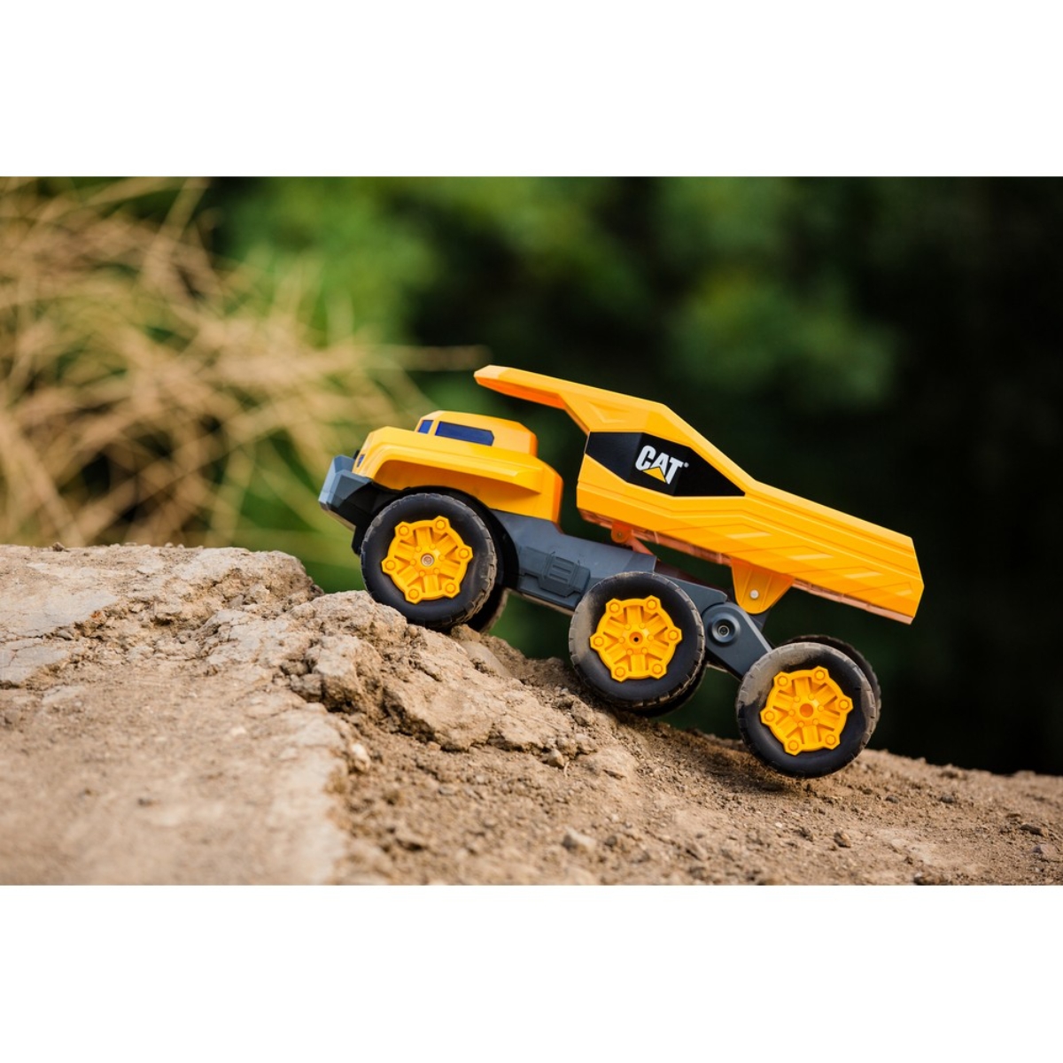 لعبة كات شاحنة تفريغ ضخمة بتحكم لاسلكي 16 إنش مع 6 عجلات للأطفال من 5 إلى 7 سنوات