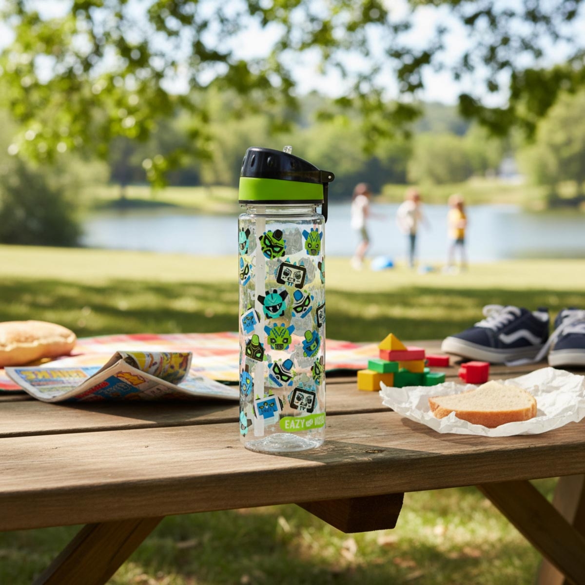 زجاجة مياه إيزي كيدز 650 مل سوداء من مادة تريتان، مناسبة لجيل زد، مزودة بمقبض حمل