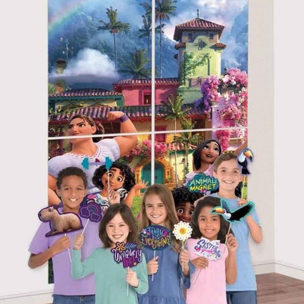 ديزني إنكانتو مجموعة خلفية مشهد 16-قطعة مع إكسسوارات