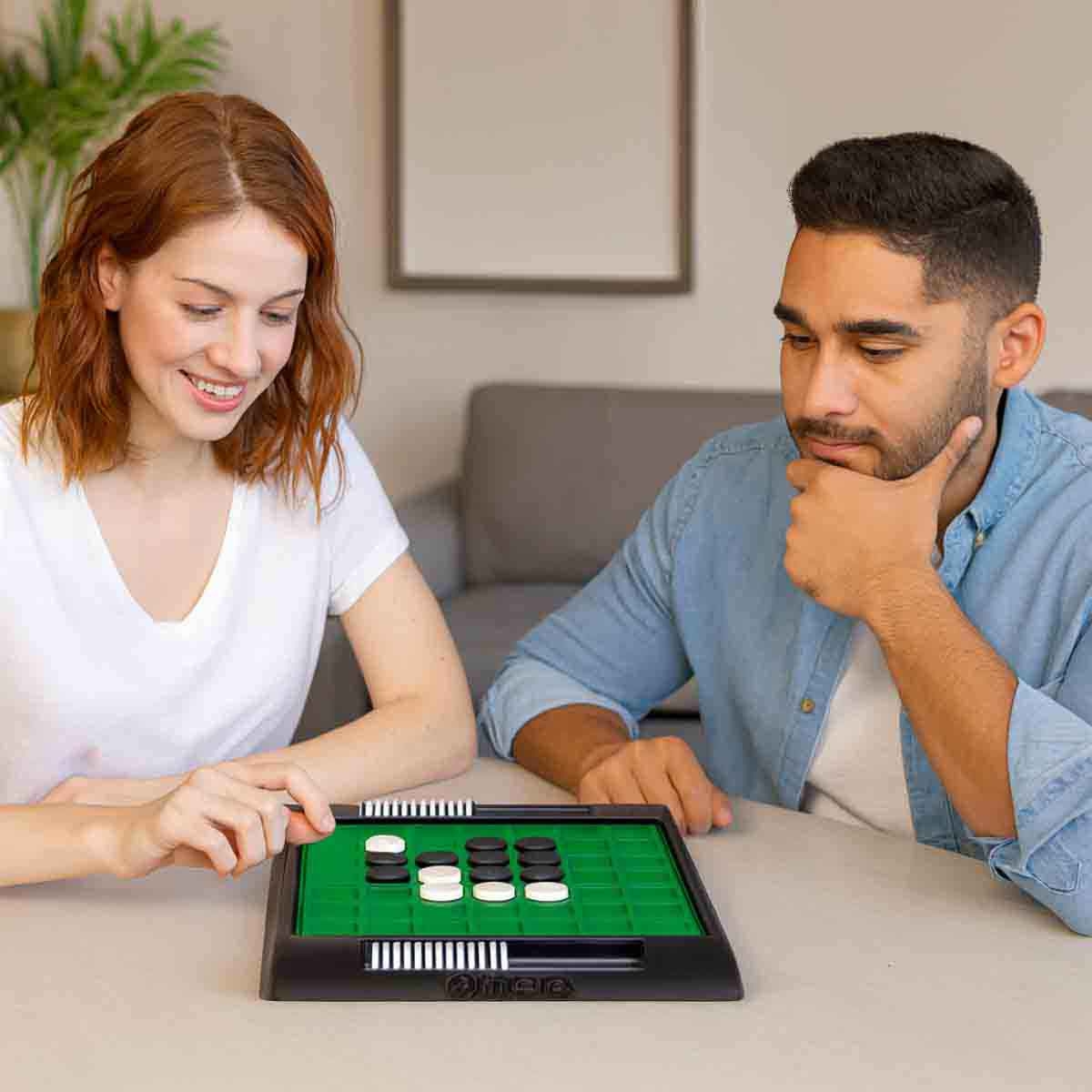 فن سكول لعبة أوثيلو اللوحية للأولاد والبنات عمر 8-10 سنوات