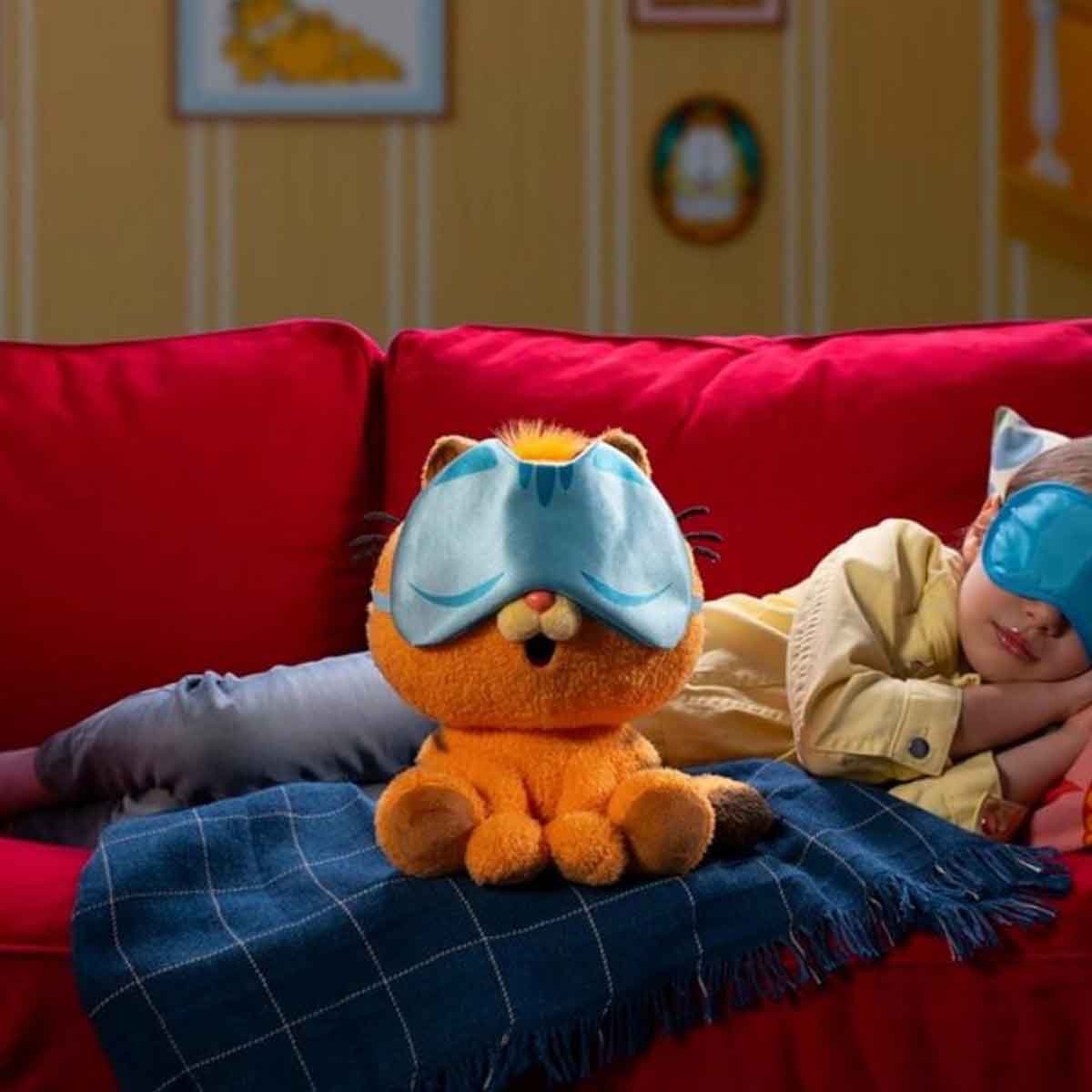 جولياث أنيماجيك بيبي غارفيلد دمية محشوة تفاعلية بطول 10 إنش، للجنسين، من عمر 3 إلى 4 سنوات