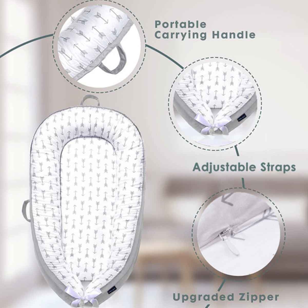 ليتل ستوري سرير استرخاء لحديثي الولادة بحشوة ألياف ناعمة وقابلة للتنفس – رمادي بنقشة الأسهم