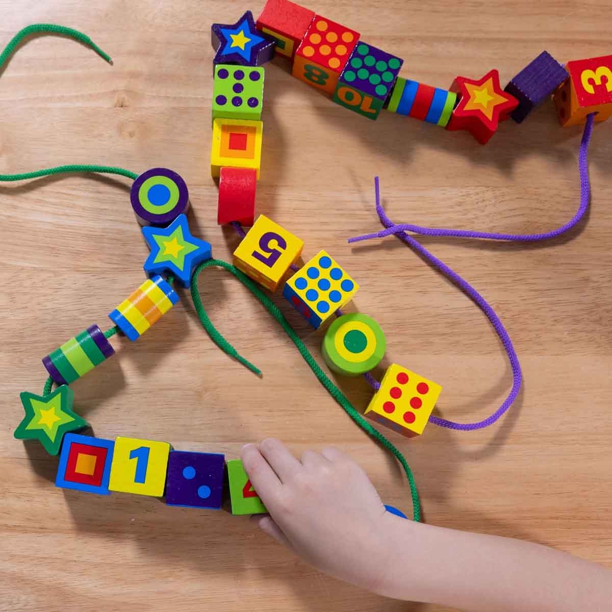 ميليسا آند دوغ مجموعة خرز للتخييط للجنسين، عمر 3-4 سنوات