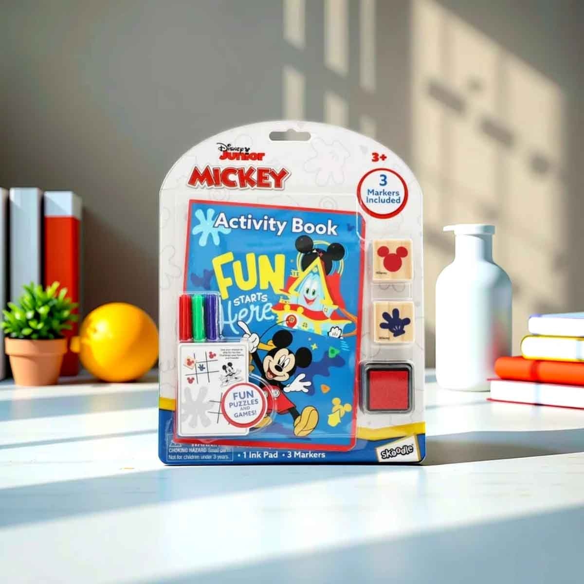 ديزني جونيور كتاب تلوين ونشاطات مع أختام خشبية للجنسين، عمر 3-4 سنوات