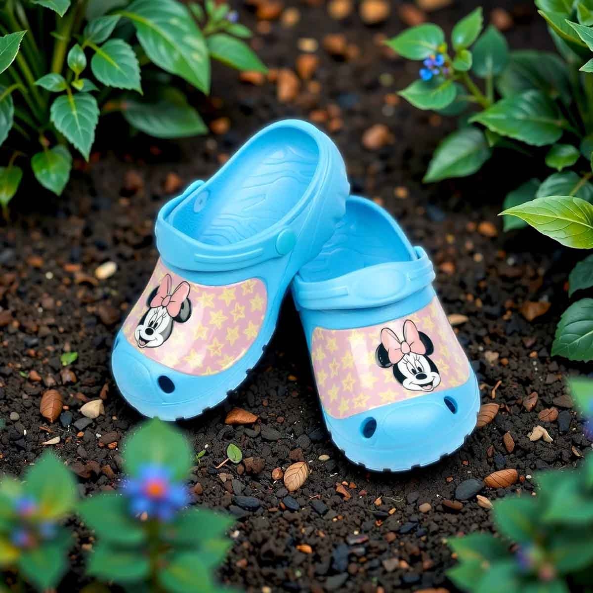 ميني آند فريندز صنادل خفيفة مريحة للأطفال باللون الأزرق للبنات