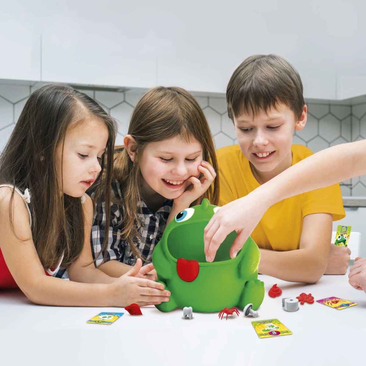 مونوبولي مجموعة لعبة الورق مع سلايم مونستر من كريز ولوح الشطرنج من أنكيت تويز، للجنسين، 5-7 سنوات