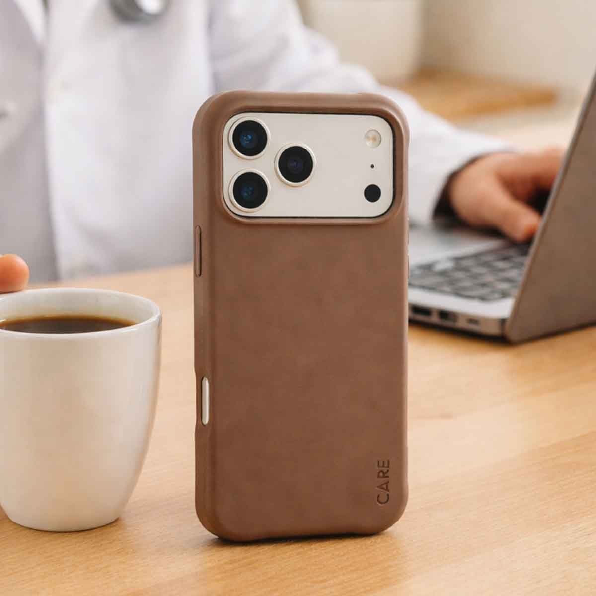 بانزر جلاس كير حافظة سامبا اسبريسو لجوال ايفون 17 برو