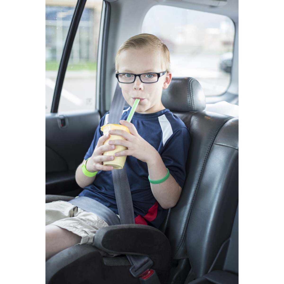 تيكنوم مقعد سيارة بوستر بلوتو 4 باللون الأسود للجنسين من عمر 5 إلى 7 سنوات