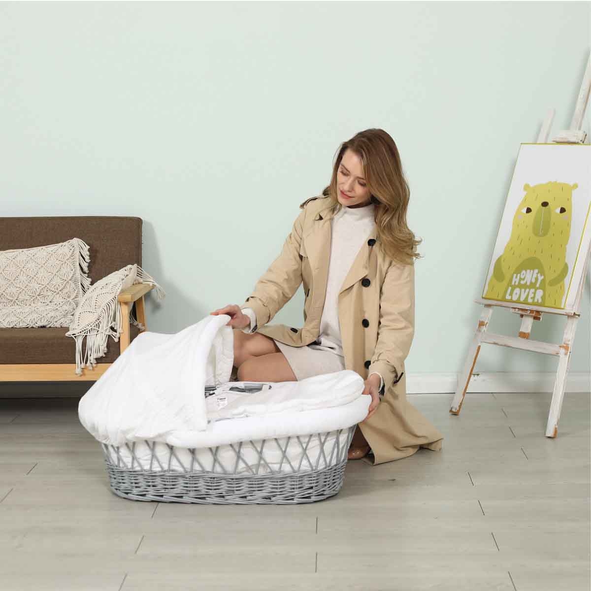 تيكنوم مهد موسى من الخوص مع طقم مفروشات وفل أبيض خشب رمادي، 0-2 سنوات