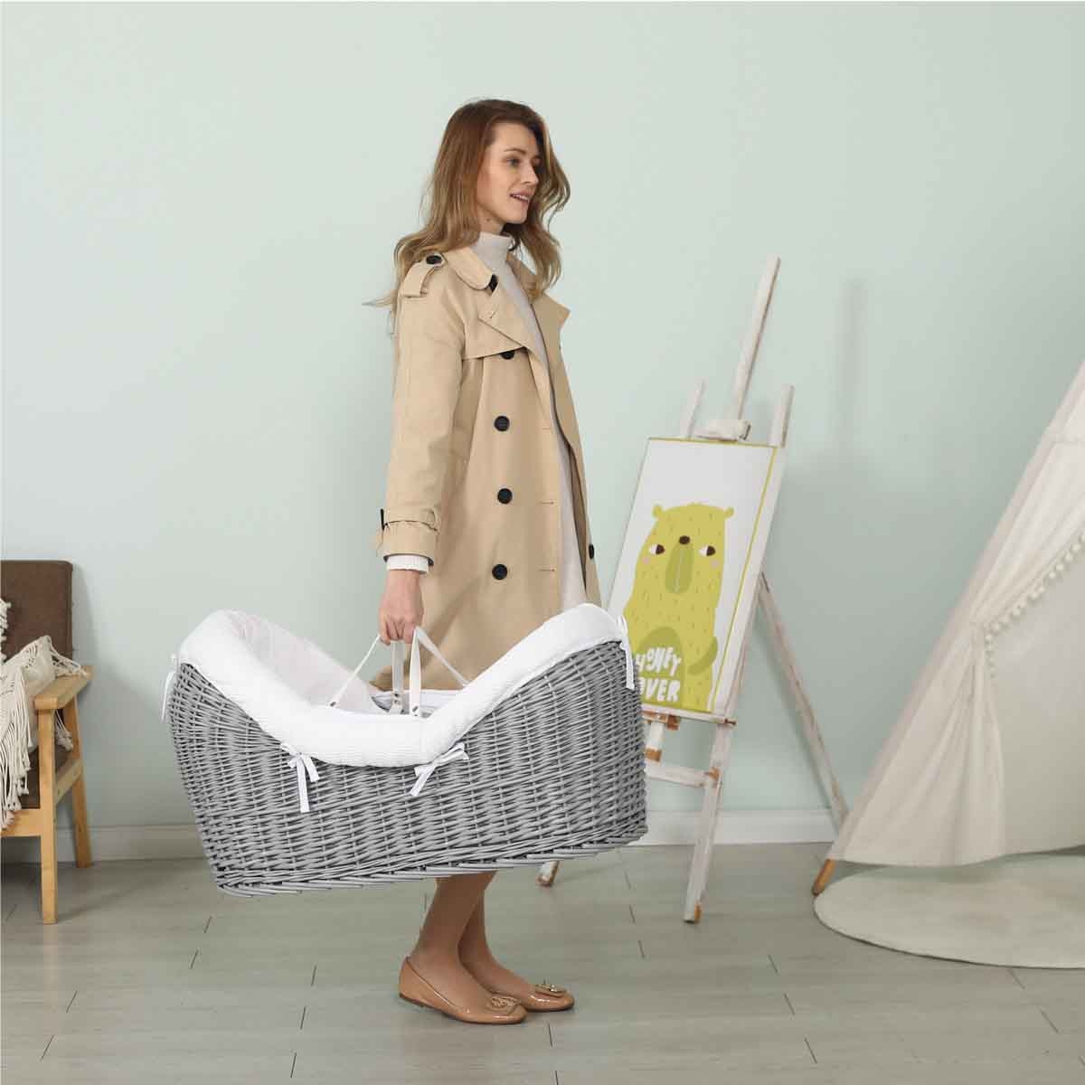 تيكنوم مهد موسى بود من الخوص مع طقم مفروشات وفل أبيض خشب رمادي، 0-2 سنوات