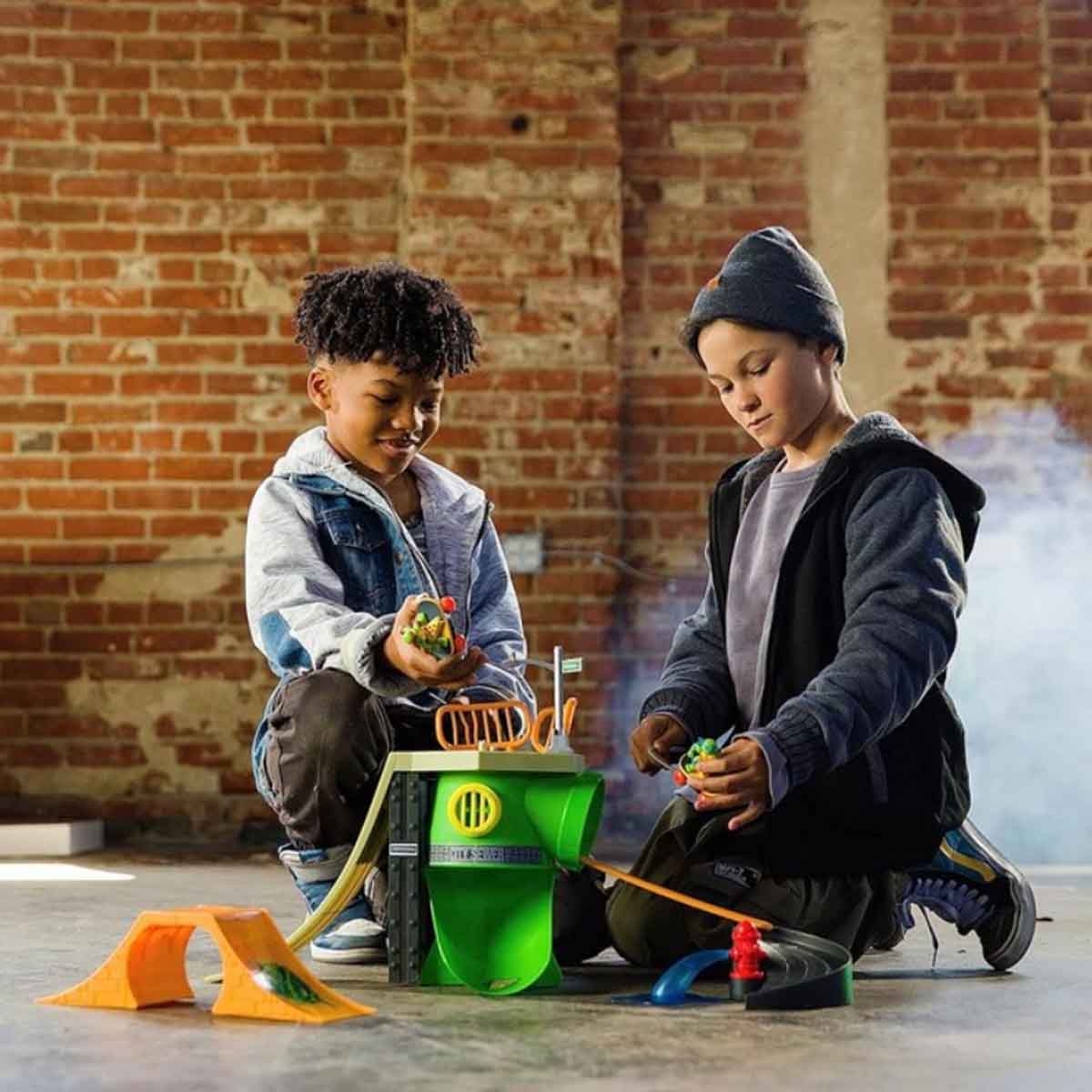 تي ام ان تي مادنس سكايت بارك طقم لعب للجنسين، 3-4 سنوات