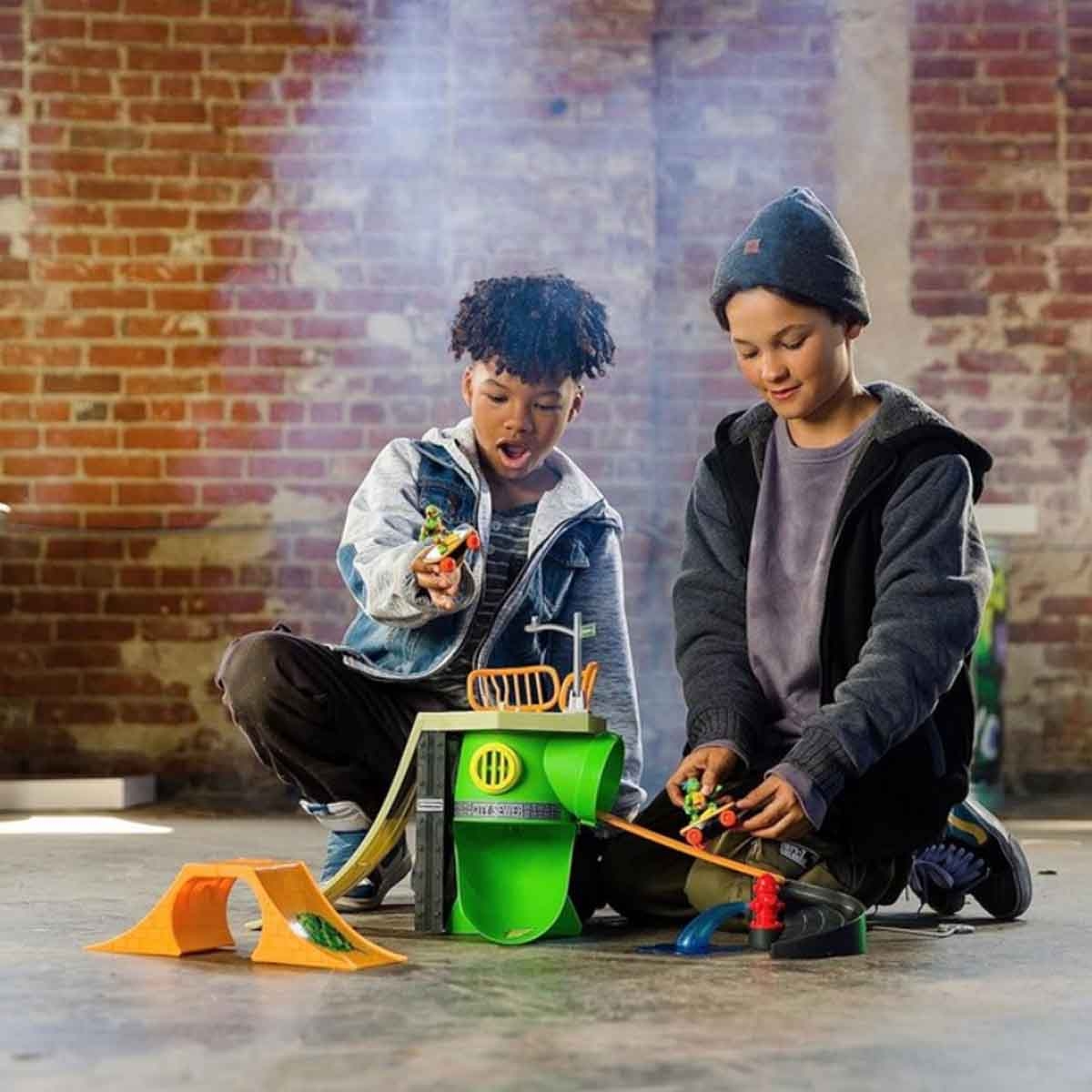 تي ام ان تي مادنس سكايت بارك طقم لعب للجنسين، 3-4 سنوات