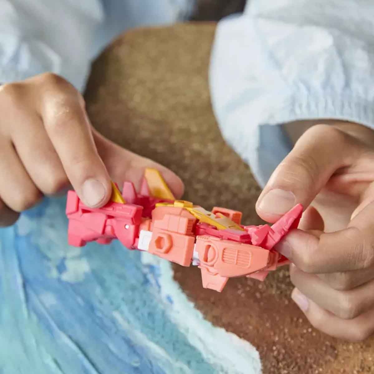 ترانسفورمرز سايبر وورلد شخصية إيليتا 1 سايبر تشينجرز للجنسين من عمر 3-4 سنوات