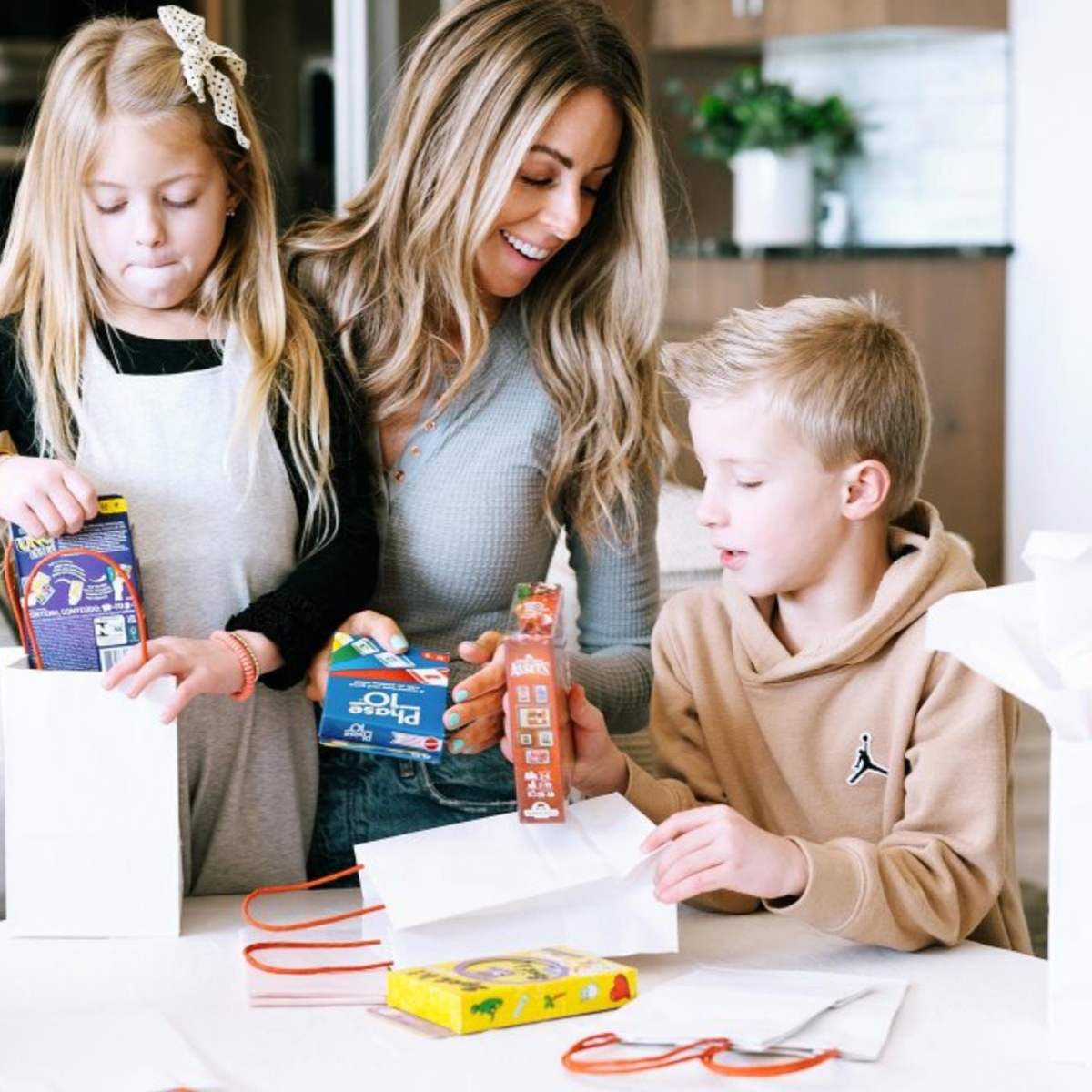 أونو فليب سايد لعبة بطاقات للجنسين، 8-10 سنوات