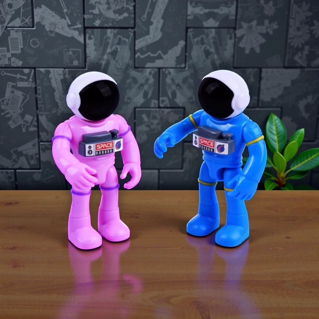 أسترو فنتشر فيجر رائد فضاء متنوع للجنسين، 3-4 سنوات